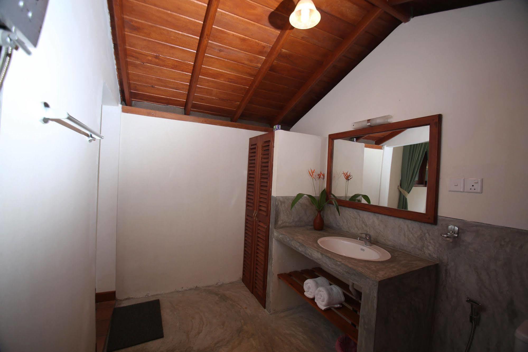 Summer Dew Villa Talpe Extérieur photo