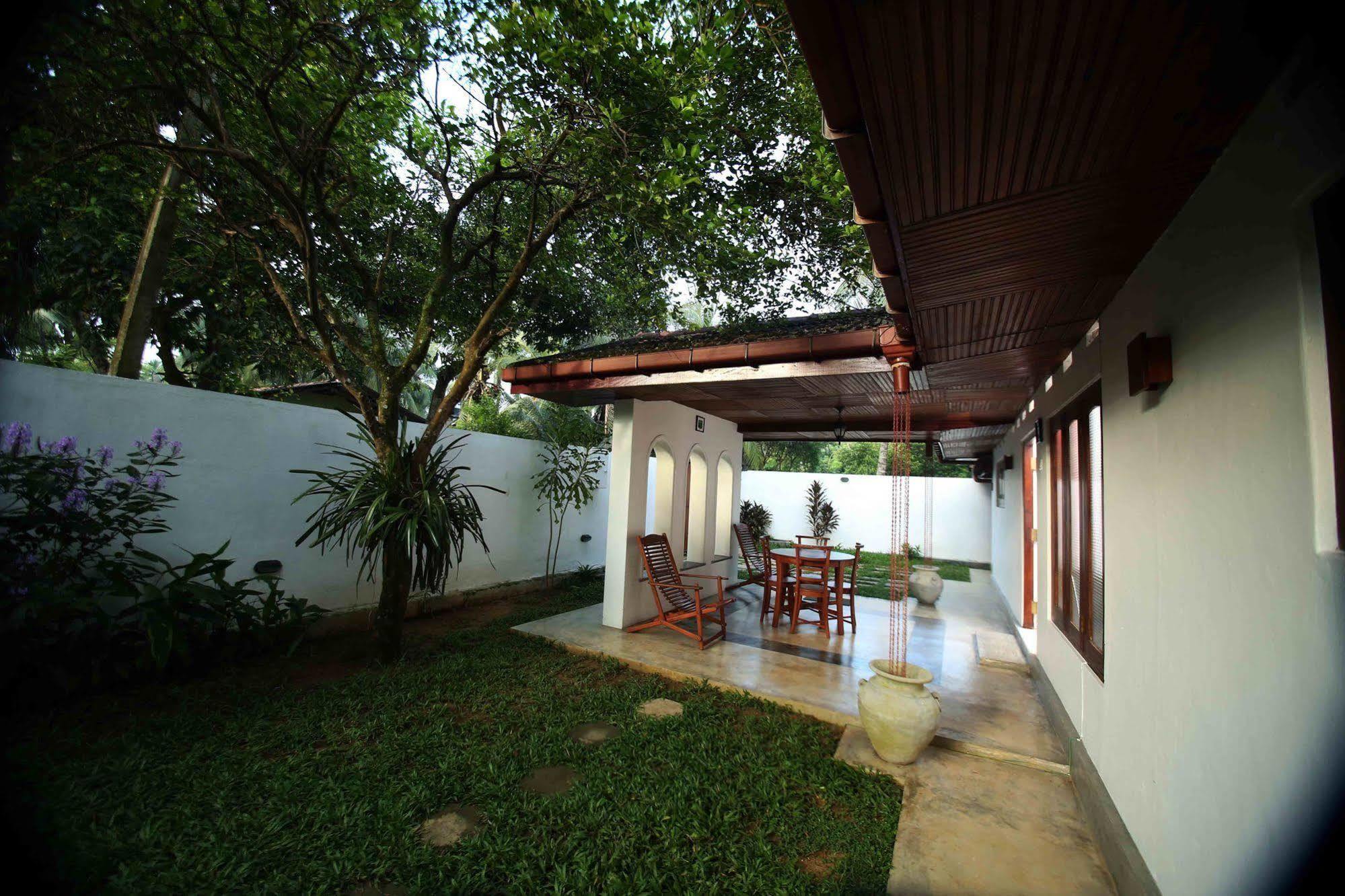 Summer Dew Villa Talpe Extérieur photo