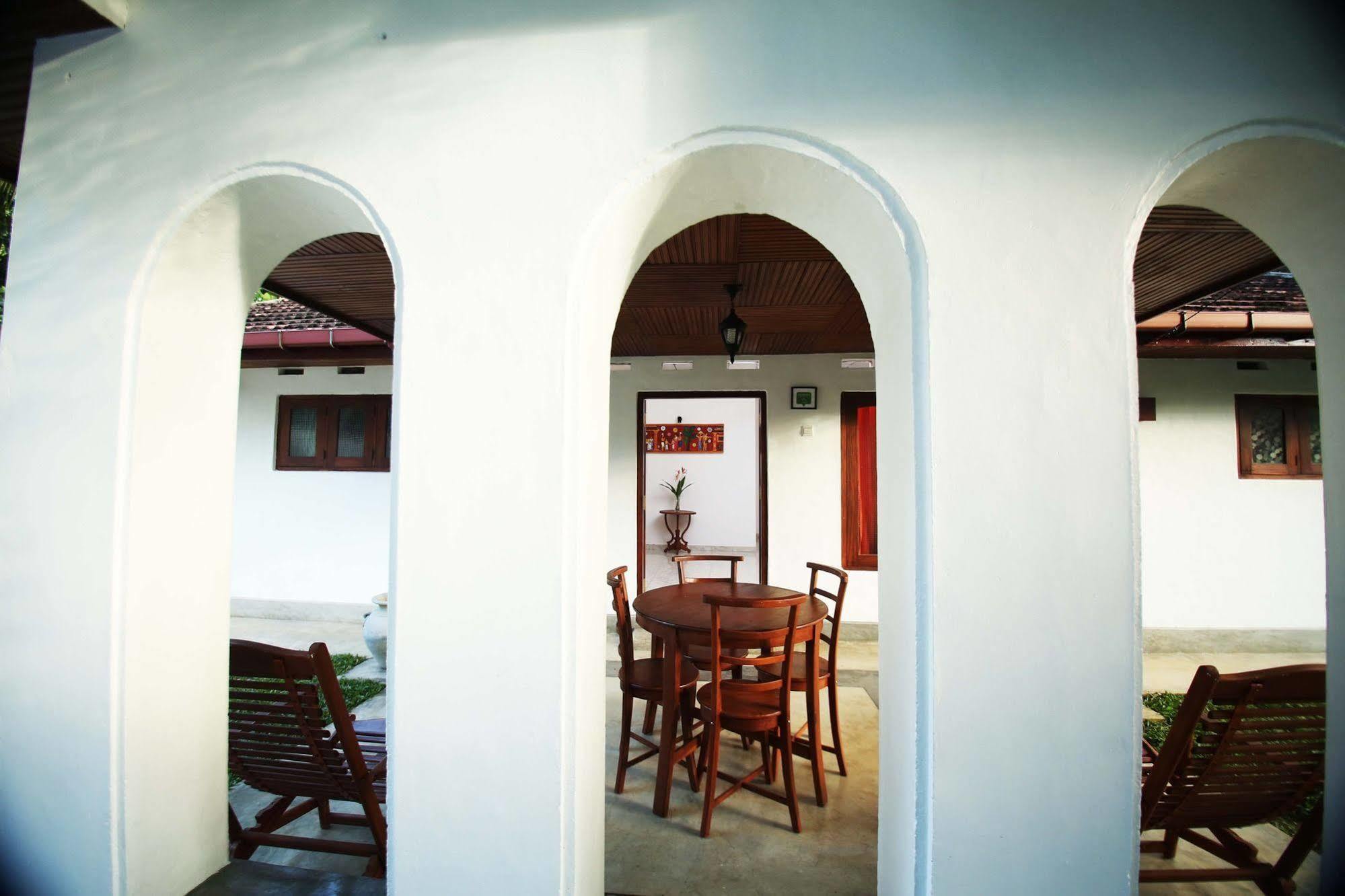 Summer Dew Villa Talpe Extérieur photo